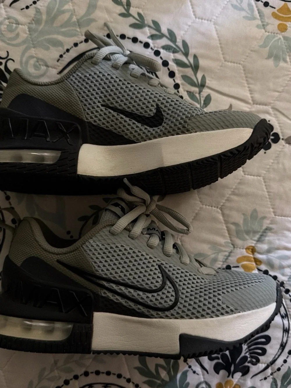 Nike Light Gray and Black Mesh Air-Cushioned Trainers